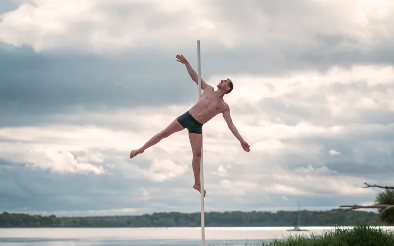 Professeur de Pole Dance